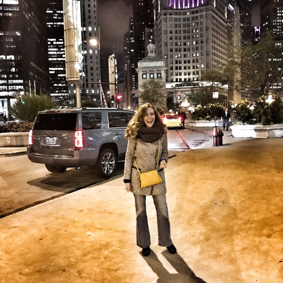 Meet your Posher, Adriana - Picture 1 of 1